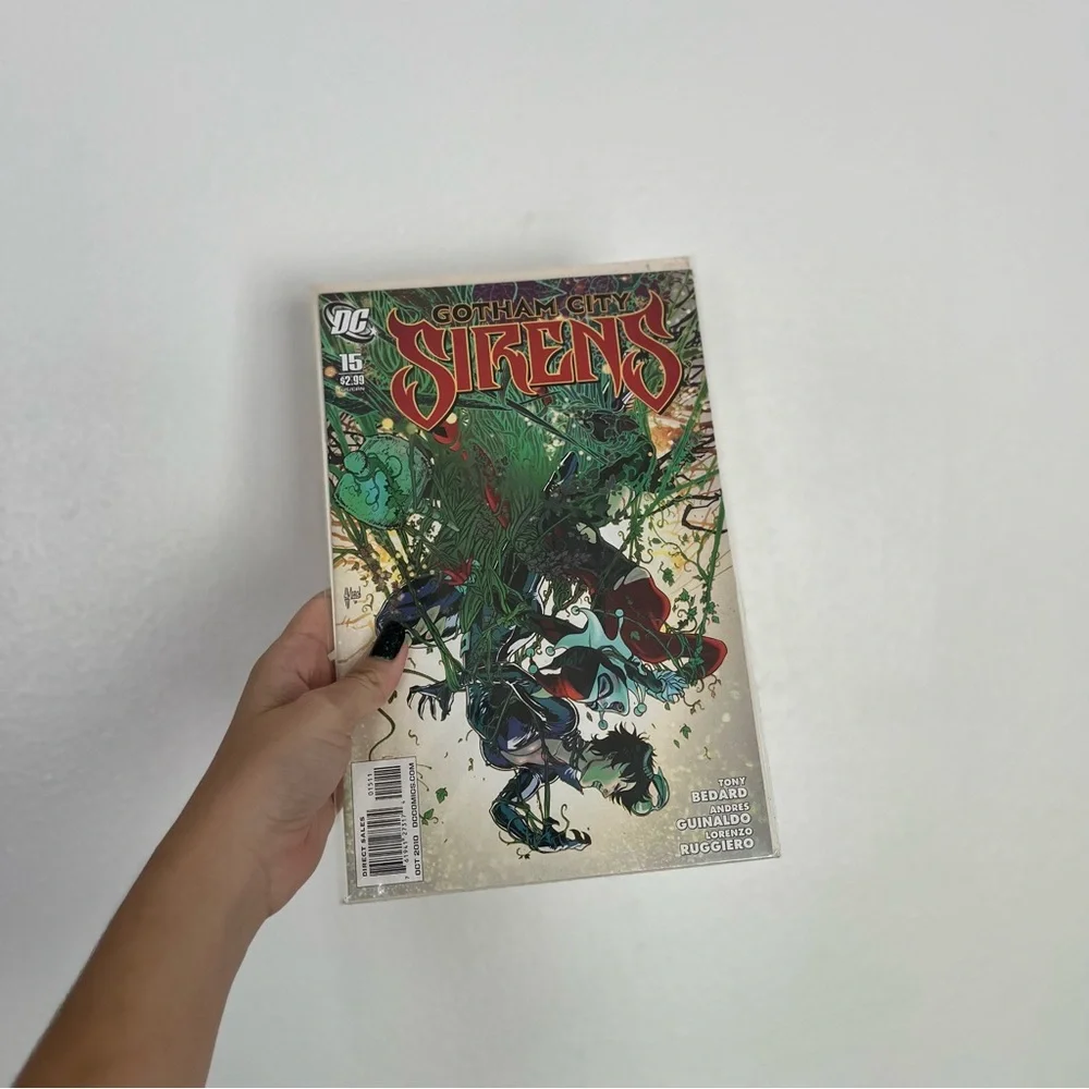 NEW Gotham City Sirens #15 (Oct 2010) Comic Book